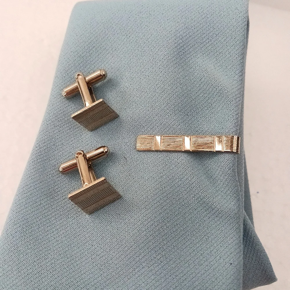 Cufflinks Tie Clip Set Mid-Century Modern Gold Tone Etched Rectangles Graphics.